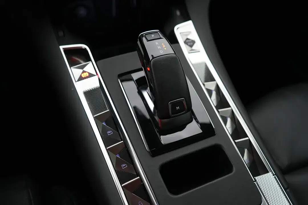 DS Automobiles DS 7 - Thumbnail 16