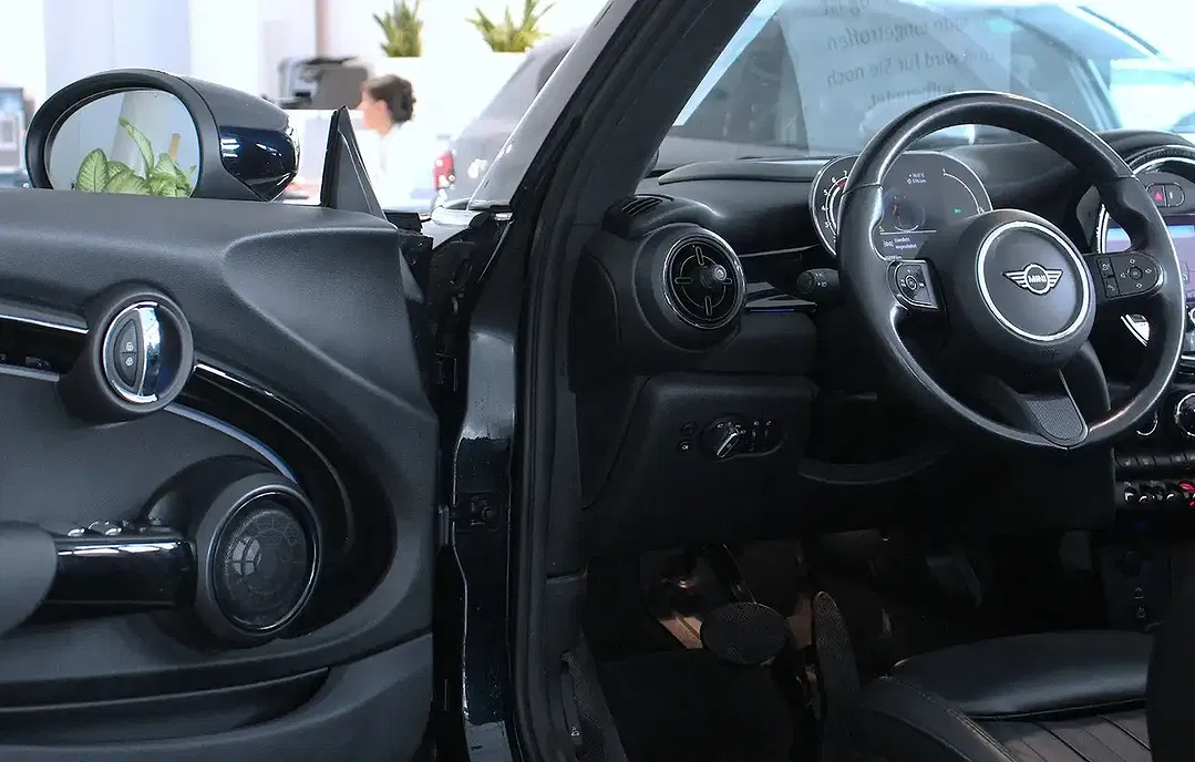 MINI Cooper Cabrio Premium Plus - Thumbnail 9