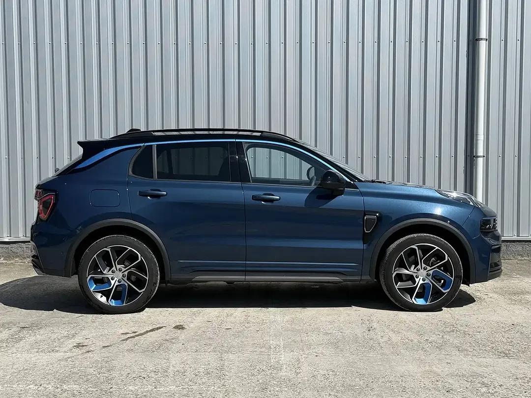 Lynk & Co 01 - Thumbnail 3