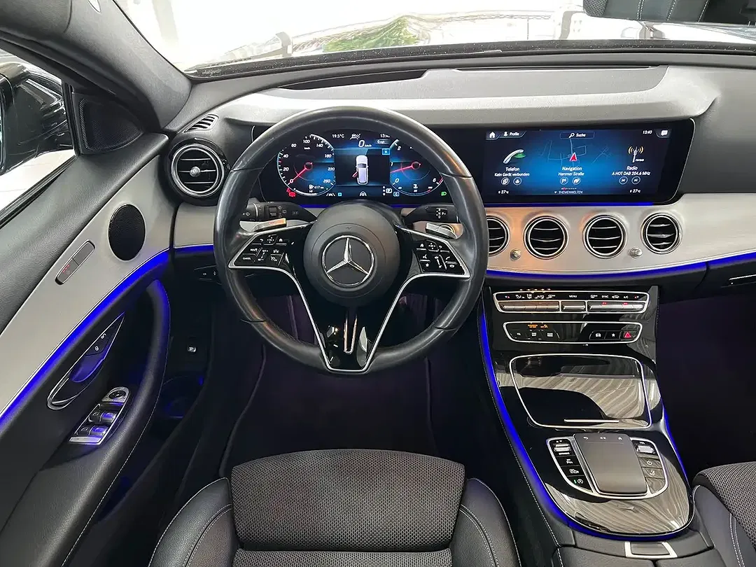 Mercedes-Benz E 400 4MATIC Avantgarde Night - Thumbnail 19