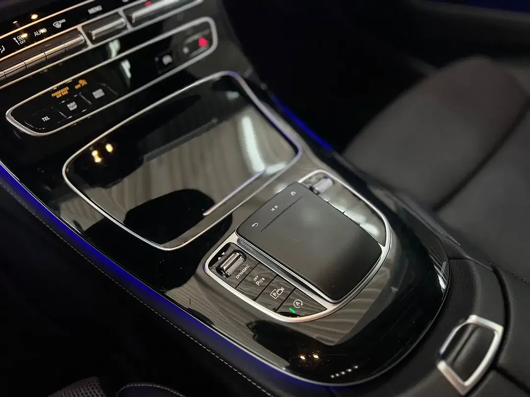 Mercedes-Benz E 400 4MATIC Avantgarde Night - Thumbnail 31
