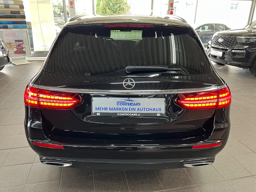 Mercedes-Benz E 400 4MATIC Avantgarde Night - Thumbnail 9