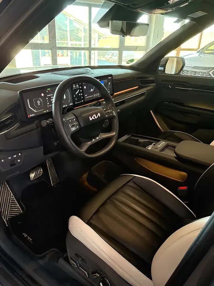 Kia EV9 4WD GT-Line Launch Edition - Thumbnail 11