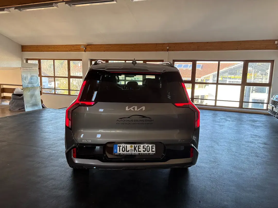 Kia EV9 4WD GT-Line Launch Edition - Thumbnail 4