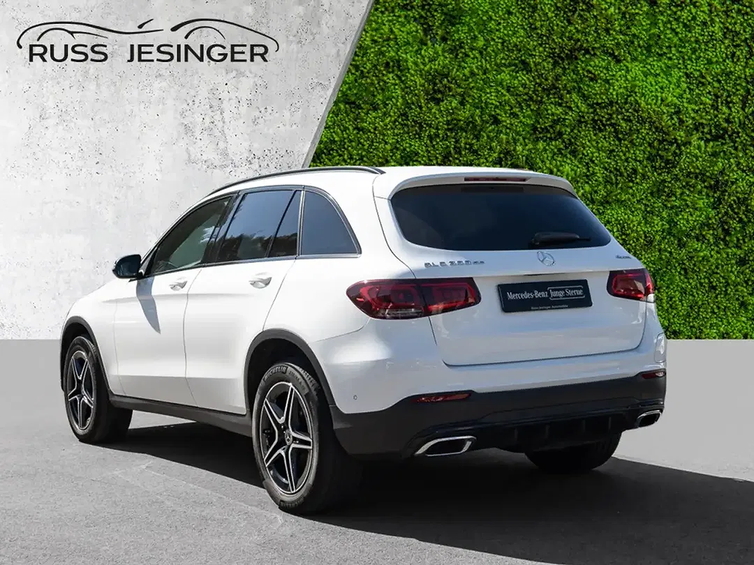 Mercedes-Benz GLC 300 4MATIC AMG Line - Thumbnail 2