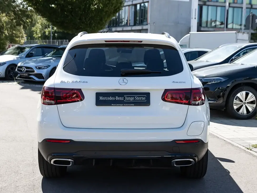 Mercedes-Benz GLC 300 4MATIC AMG Line - Thumbnail 5