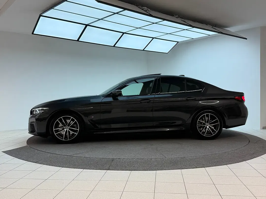 BMW 520 M Sport - Thumbnail 4