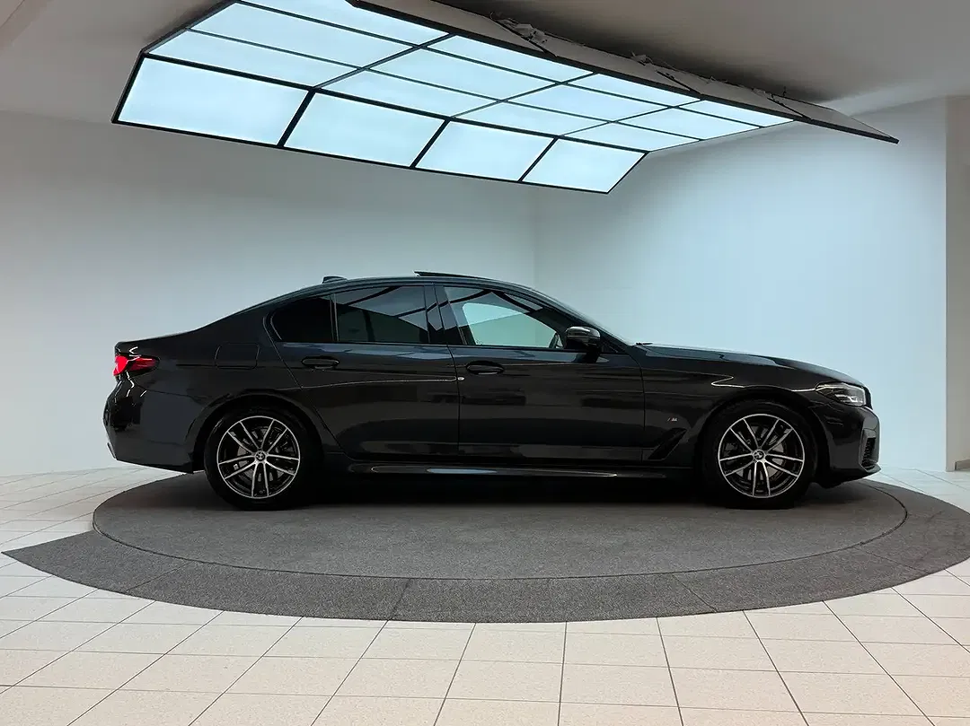 BMW 520 M Sport - Thumbnail 8
