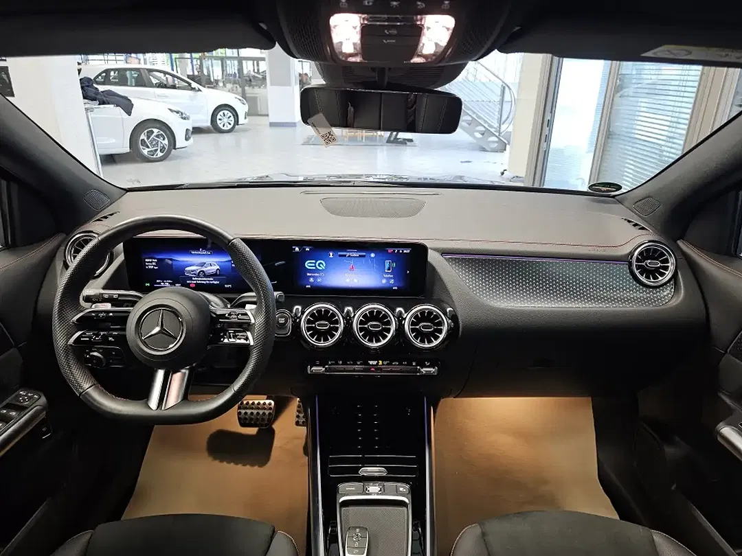 Mercedes-Benz EQA 250 AMG - Thumbnail 12