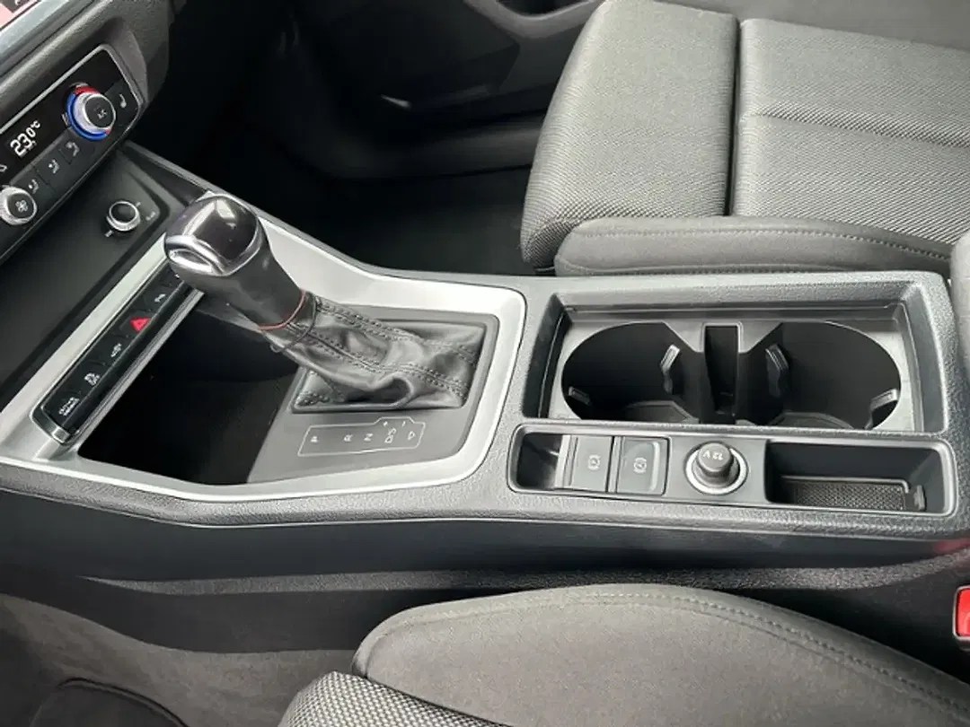 Audi Q3 45 TFSI e S tronic - Thumbnail 9