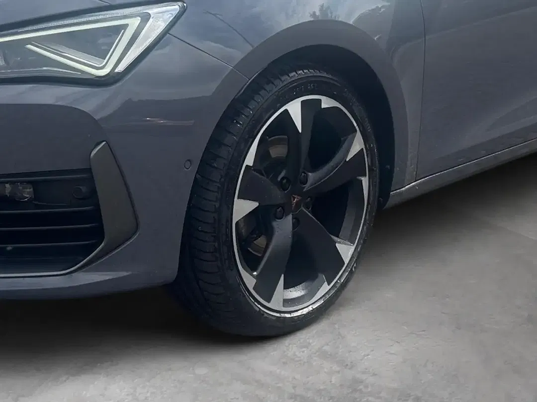 CUPRA Leon 1.5 eTSI Matrix LED Sportstourer - Thumbnail 8