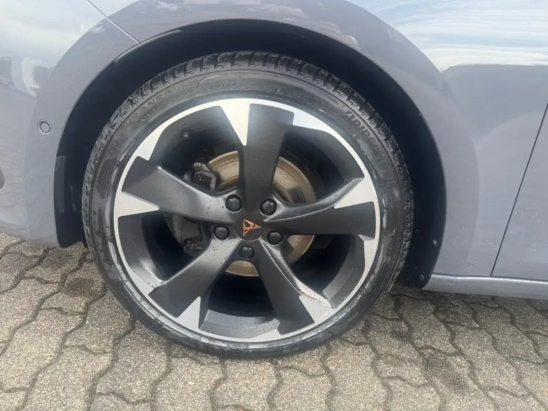 CUPRA Leon 1.5 eTSI Matrix LED Sportstourer - Thumbnail 9