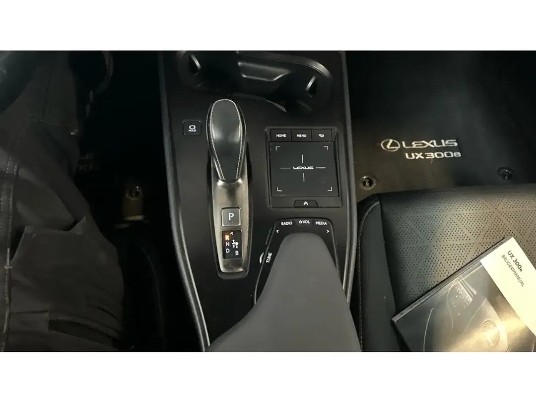 Lexus UX 300e Premium - Thumbnail 11