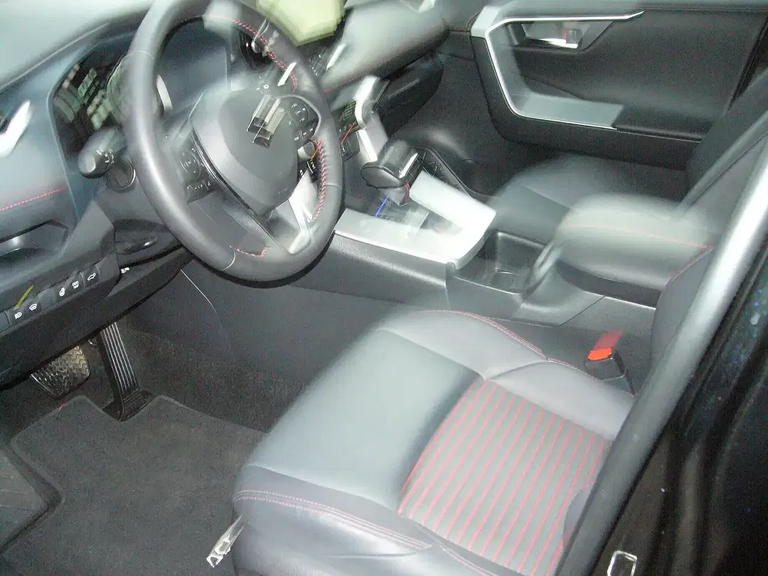 Suzuki Across Hybrid Comfort+ - Thumbnail 11