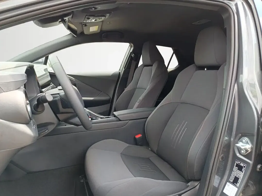 Toyota C-HR Hybrid Teamplayer - Thumbnail 9