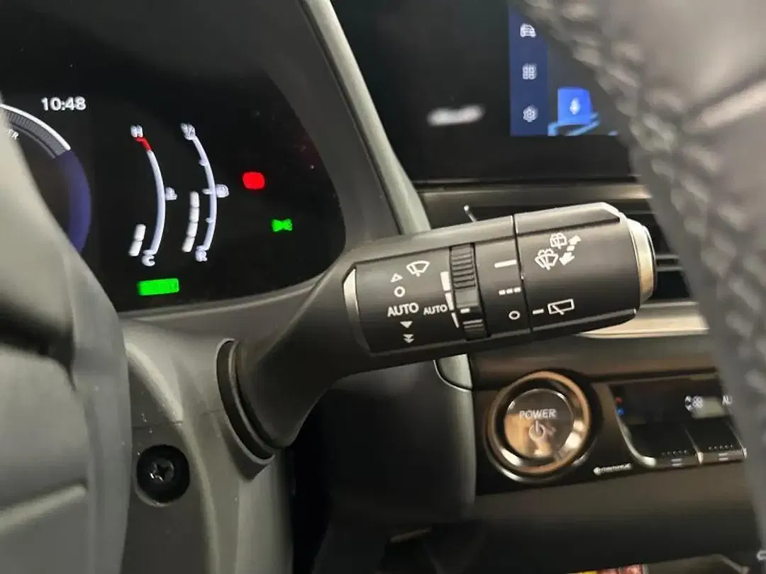 Lexus UX 300h Business Line - Thumbnail 20