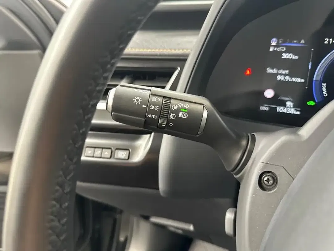 Lexus UX 300h Business Line - Thumbnail 21
