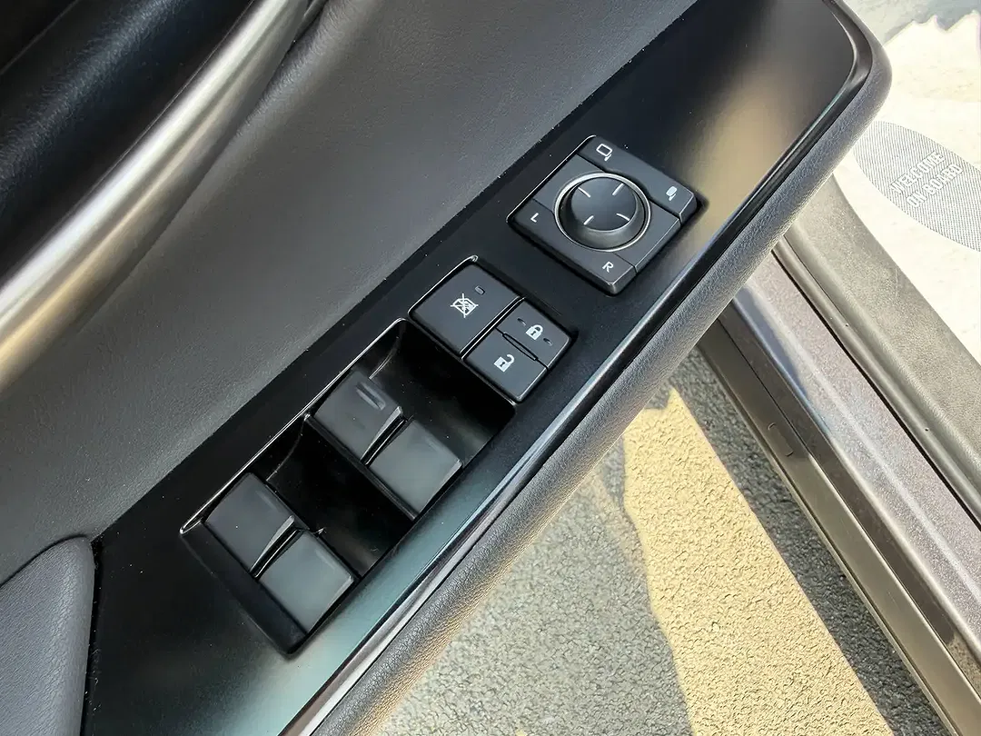 Lexus UX 250h - Thumbnail 12