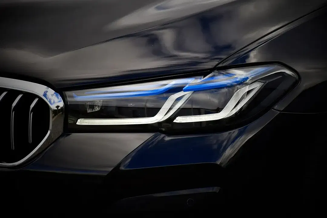 BMW 530 xDrive M Sport - Thumbnail 10