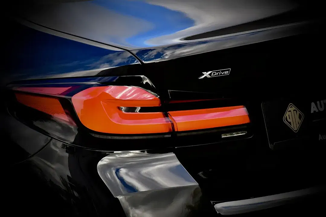 BMW 530 xDrive M Sport - Thumbnail 11