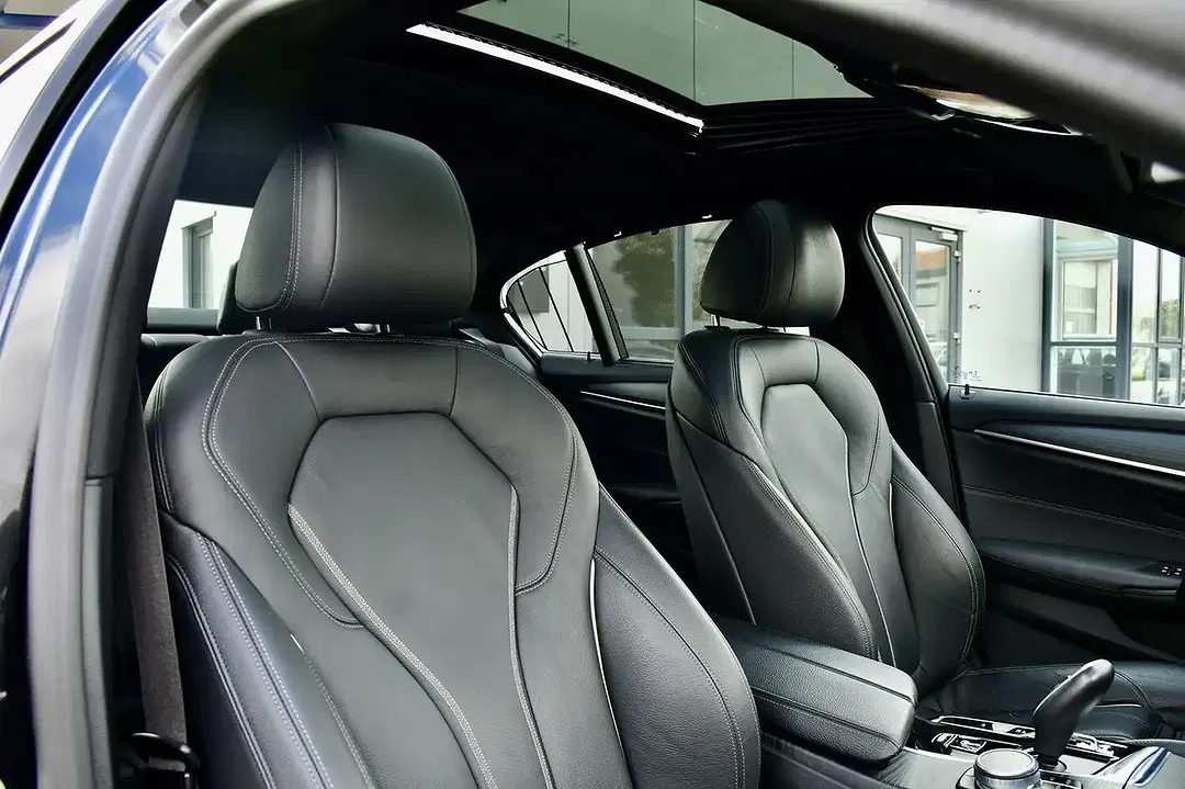 BMW 530 xDrive M Sport - Thumbnail 13
