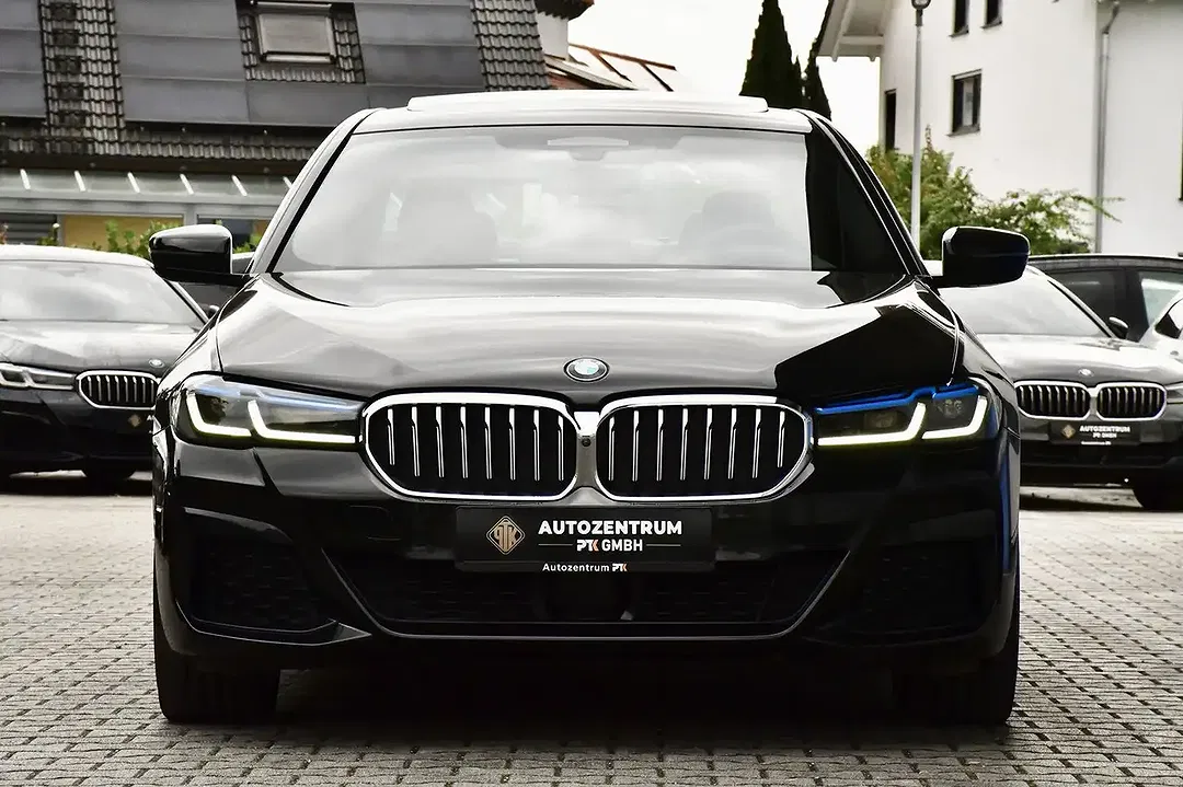 BMW 530 xDrive M Sport - Thumbnail 2