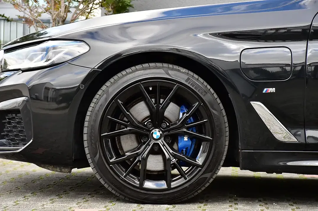 BMW 530 xDrive M Sport - Thumbnail 9
