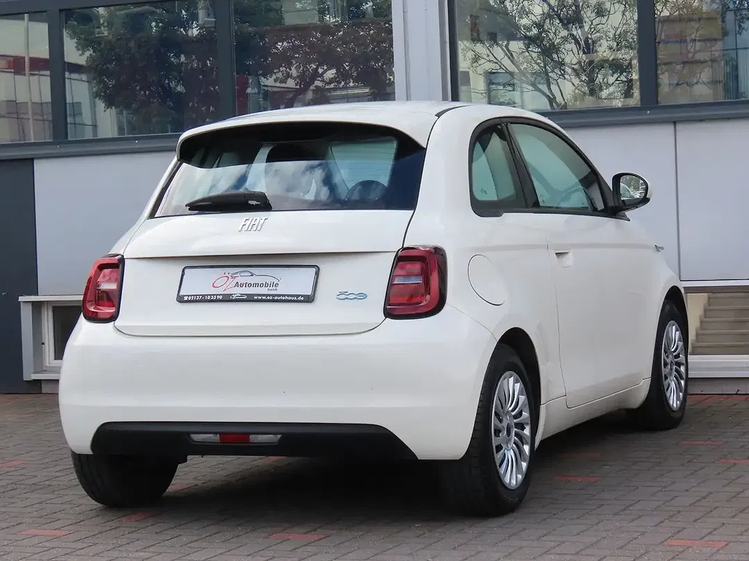 Fiat 500e - Thumbnail 6