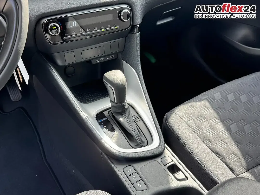 Toyota Yaris 1.5 Hybrid Comfort - Thumbnail 16