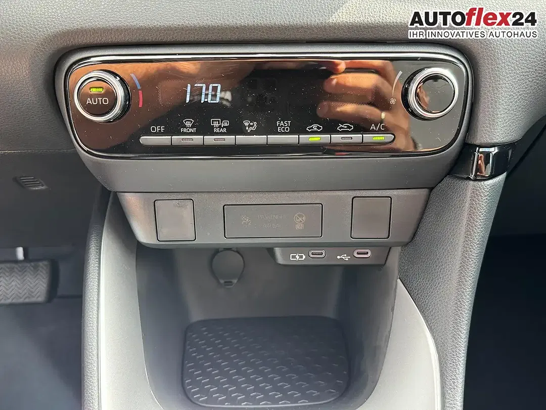 Toyota Yaris 1.5 Hybrid Comfort - Thumbnail 18