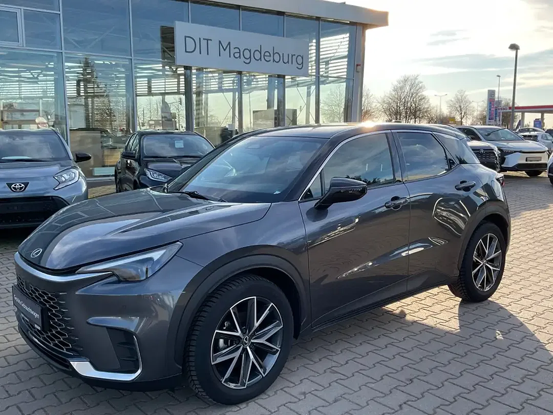 Lexus LBX 1.5 Emotion - foto 2