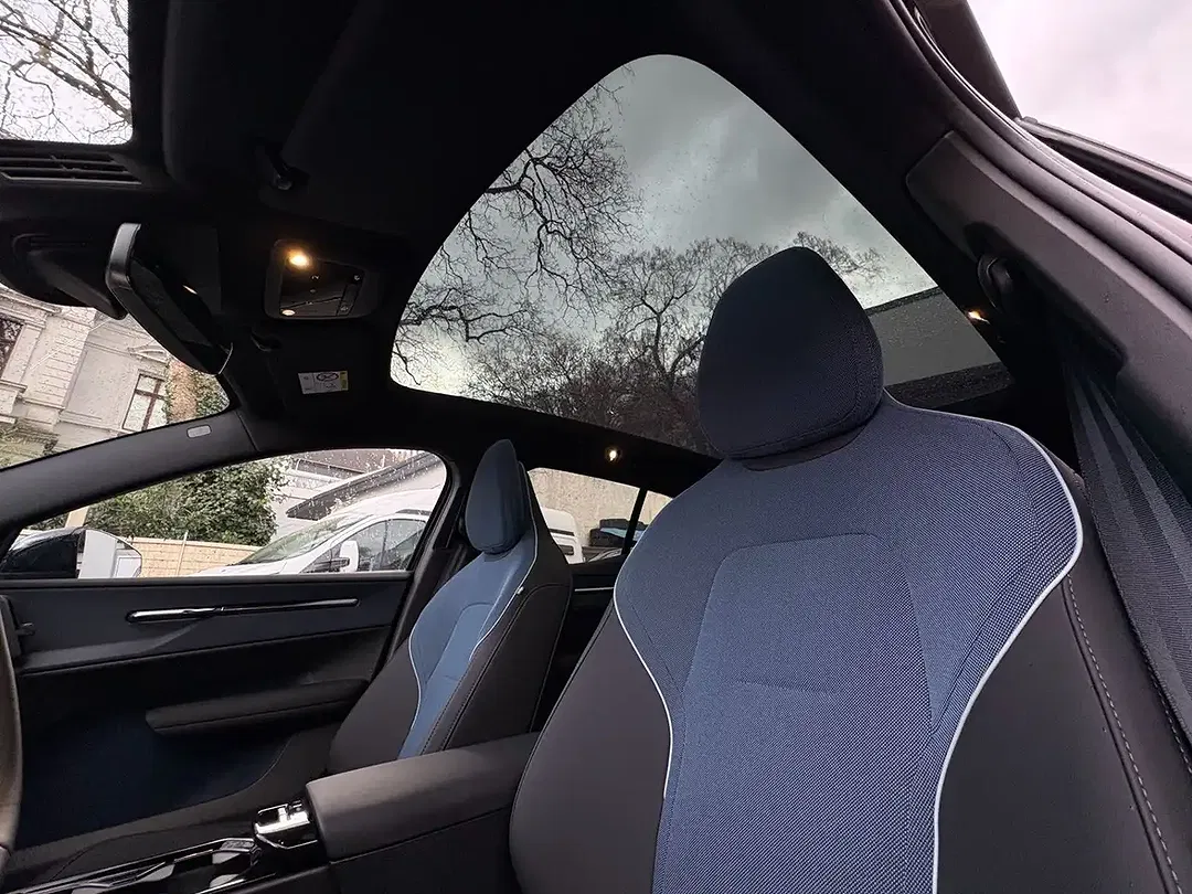 Volvo EX30 AWD Ultra - Thumbnail 10
