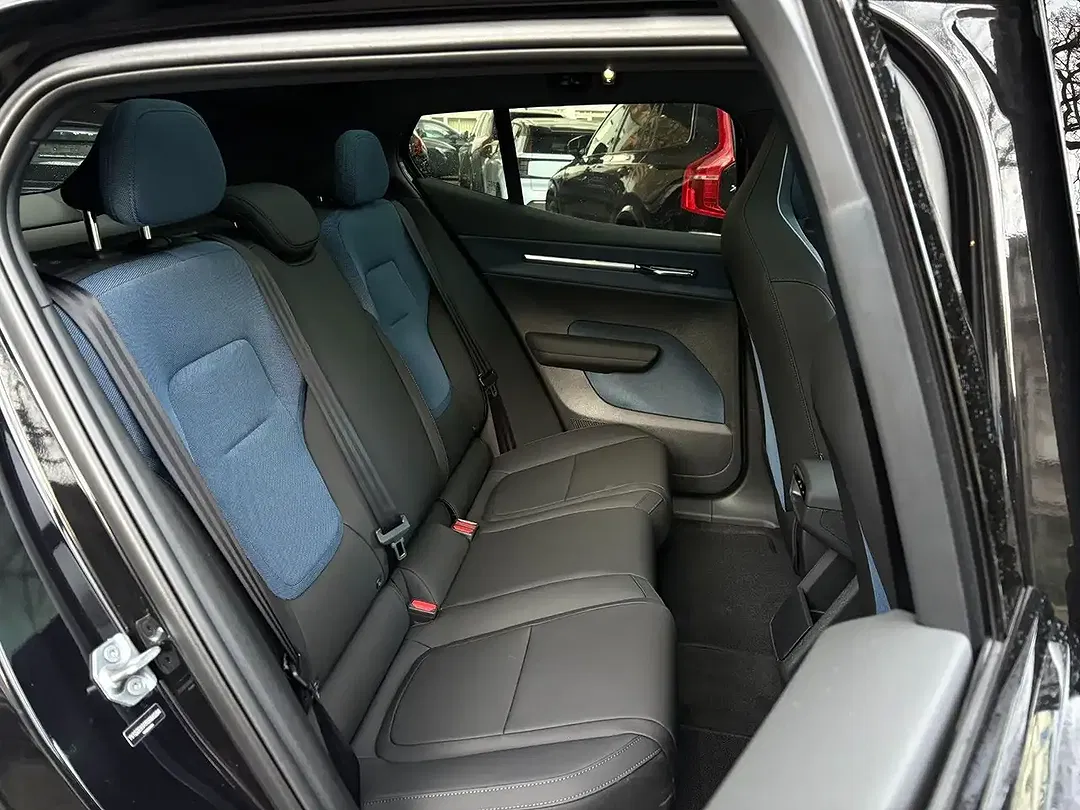 Volvo EX30 AWD Ultra - Thumbnail 13
