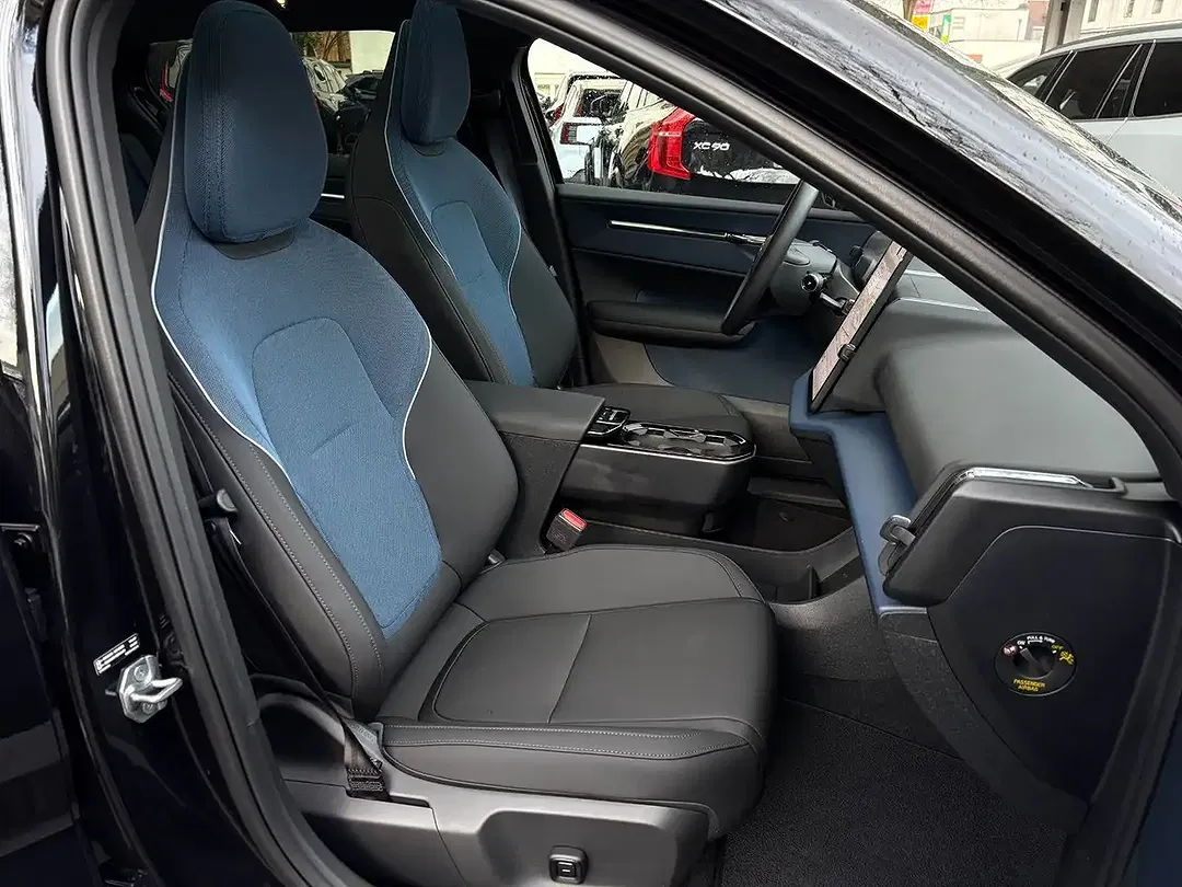 Volvo EX30 AWD Ultra - Thumbnail 14