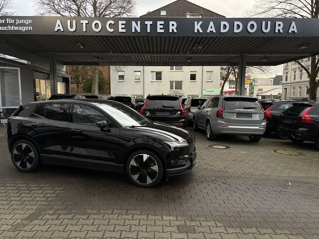 Volvo EX30 AWD Ultra - Thumbnail 2