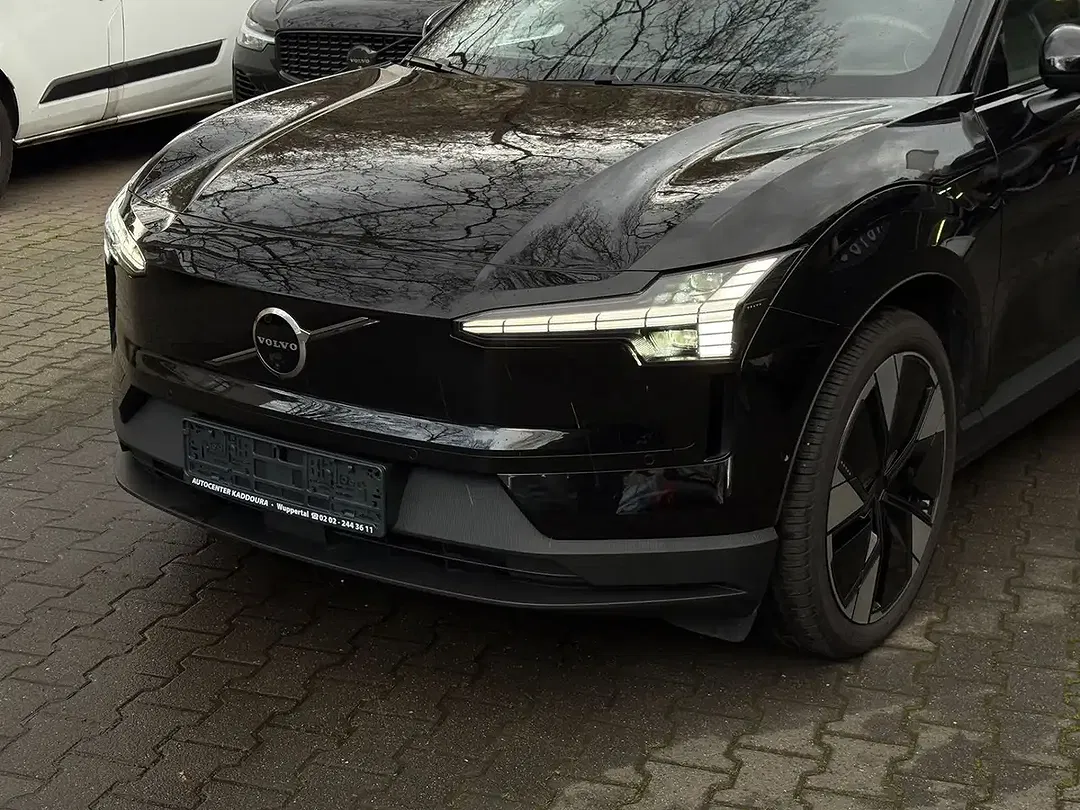 Volvo EX30 AWD Ultra - Thumbnail 8
