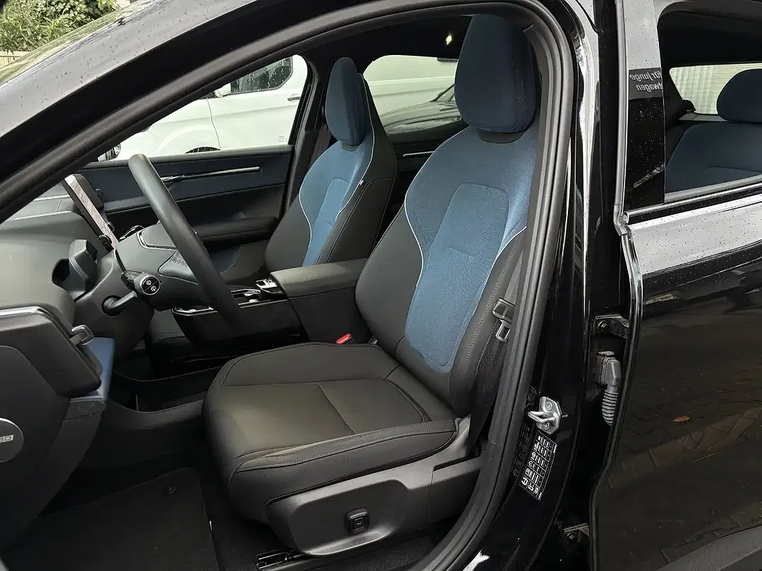 Volvo EX30 AWD Ultra - Thumbnail 9