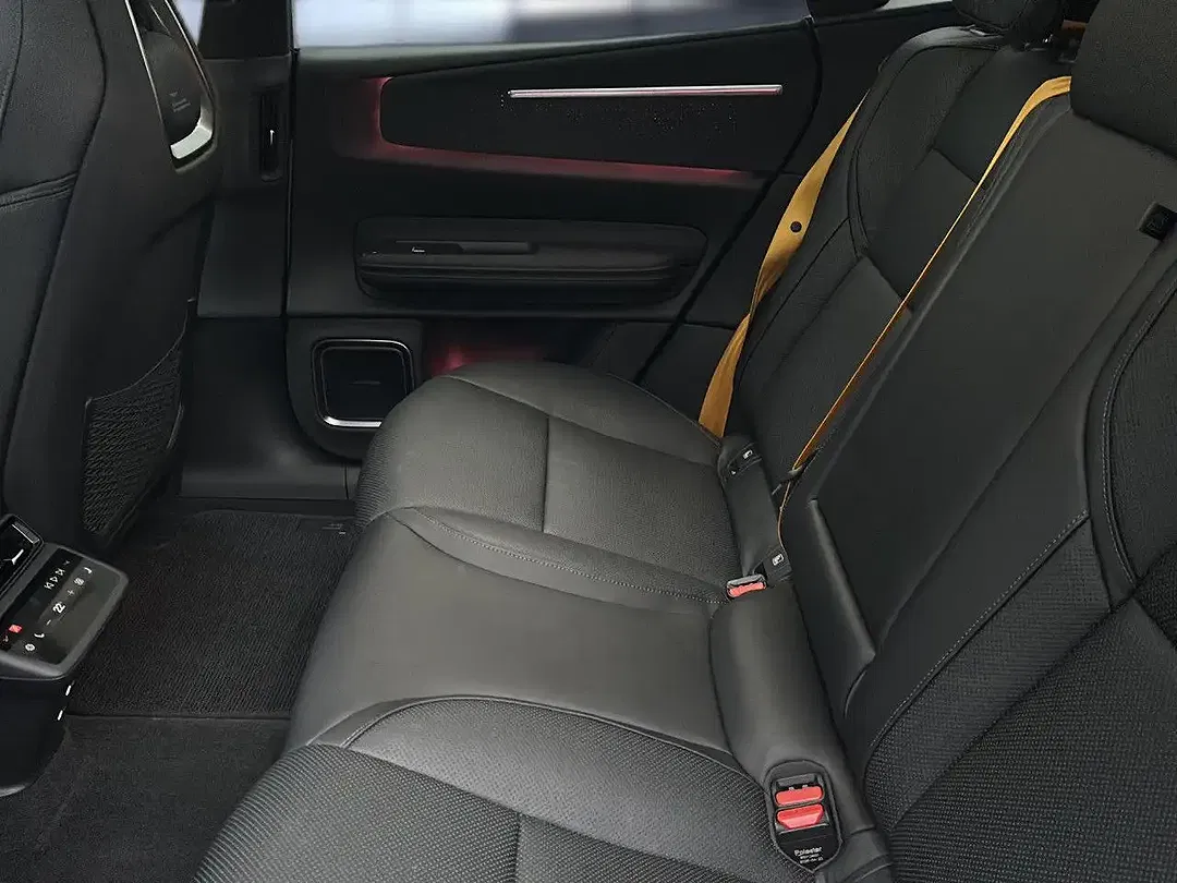 Polestar 4 - foto 15