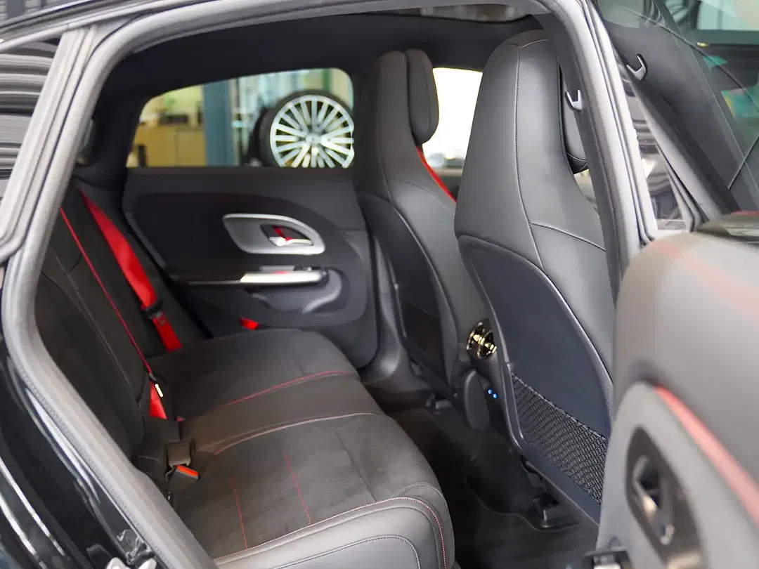 Mercedes-Benz CLA 250 AMG Line Night - Thumbnail 14