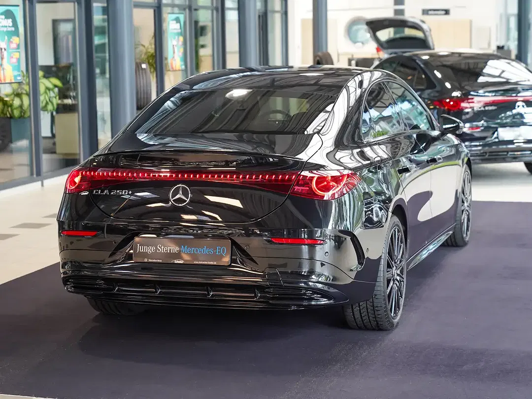 Mercedes-Benz CLA 250 AMG Line Night - Thumbnail 4