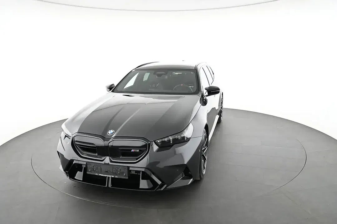 BMW M5 xDrive - Thumbnail 11