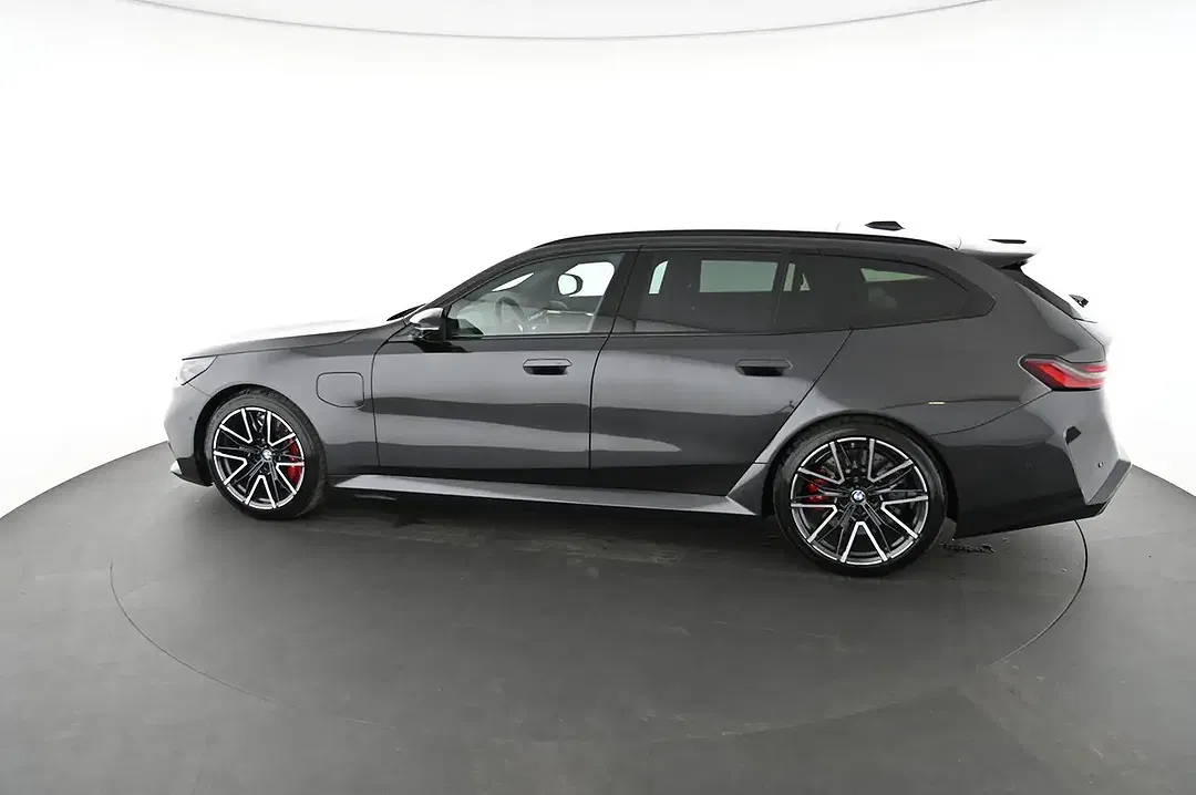 BMW M5 xDrive - Thumbnail 7