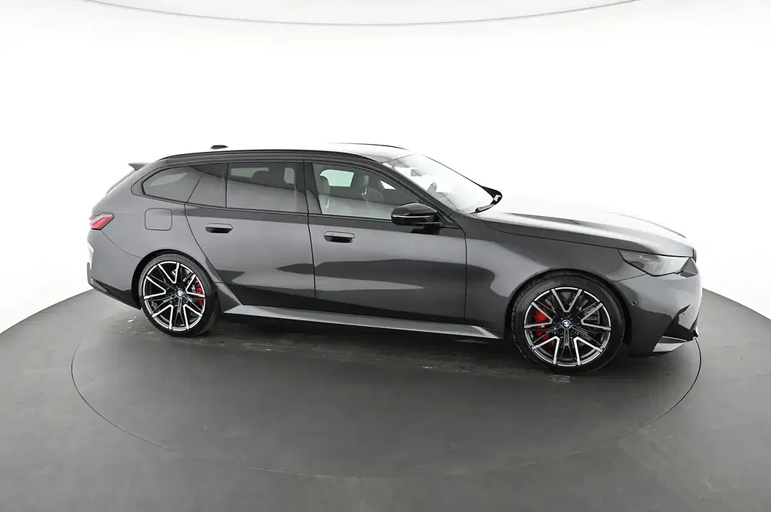 BMW M5 xDrive - Thumbnail 8