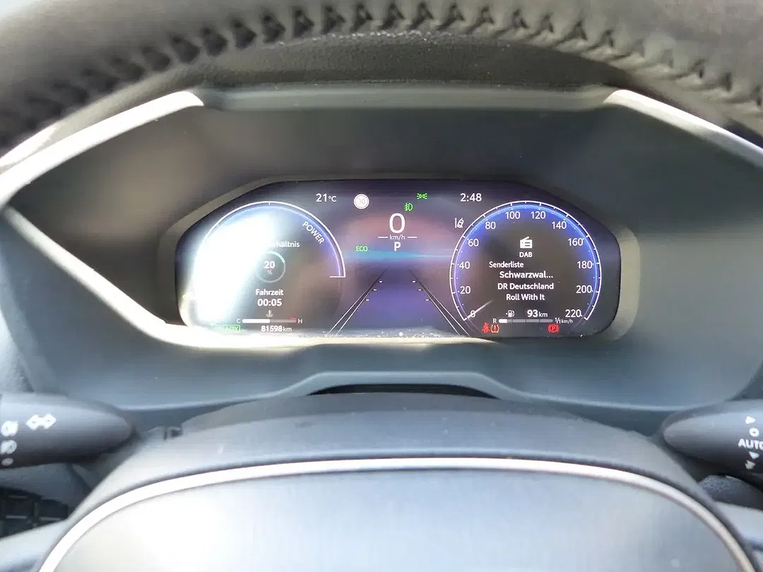 Toyota RAV 4 Hybrid - Thumbnail 14