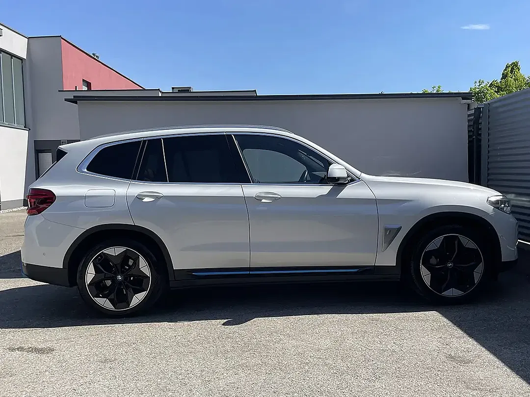 BMW iX3 - foto 8