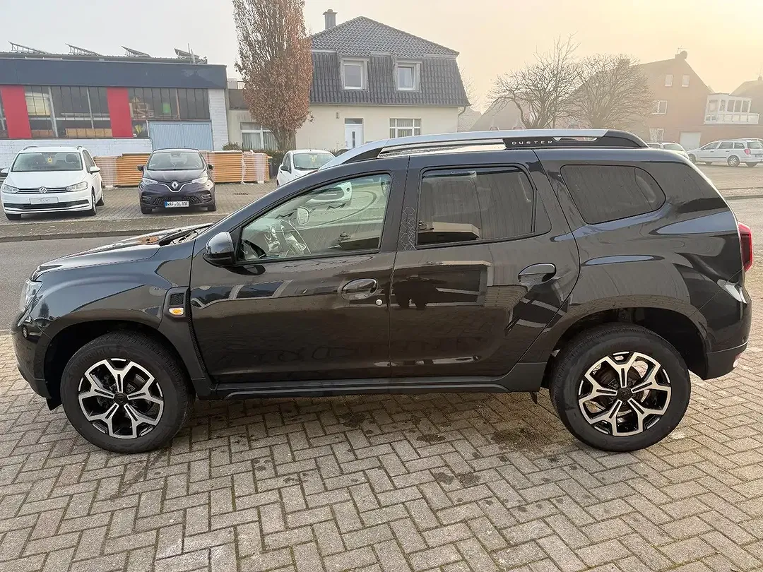 Dacia Duster Celebration - Thumbnail 13