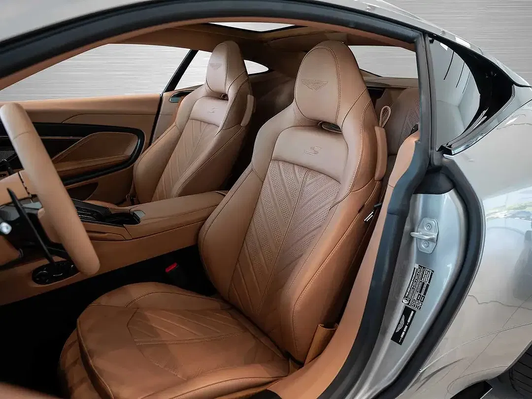 Aston Martin DB12 V8 S Coupe - Thumbnail 11