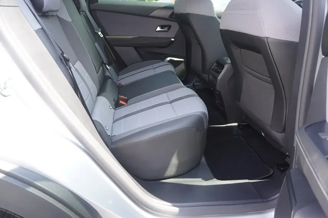 Opel Grandland Hybrid 1.2 Turbo AUT Ultimate Matrix LED - Thumbnail 10