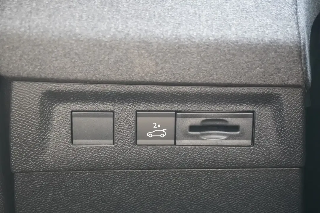 Opel Grandland Hybrid 1.2 Turbo AUT Ultimate Matrix LED - foto 14