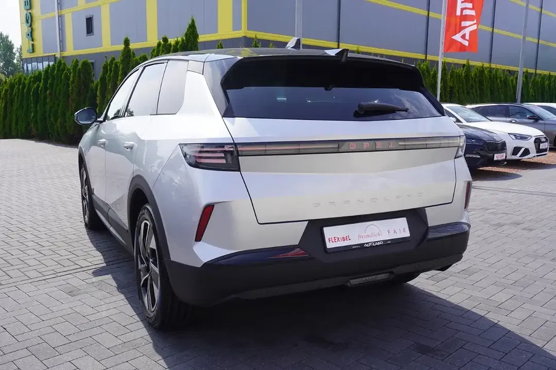 Opel Grandland Hybrid 1.2 Turbo AUT Ultimate Matrix LED - foto 2